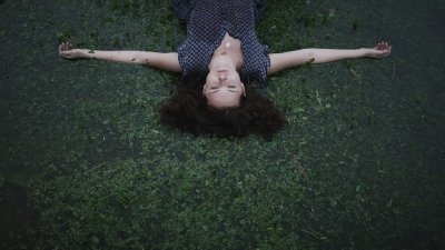 Yoga nidra verlaagt stress, niet je slaaptekort